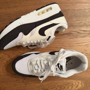 Nike Air Max 1 Essential